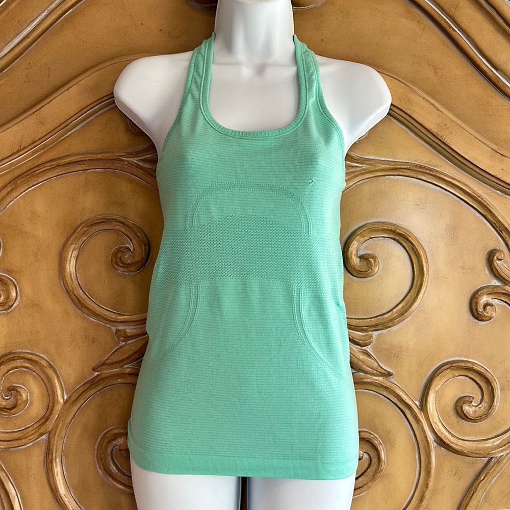 Lululemon mint green tank